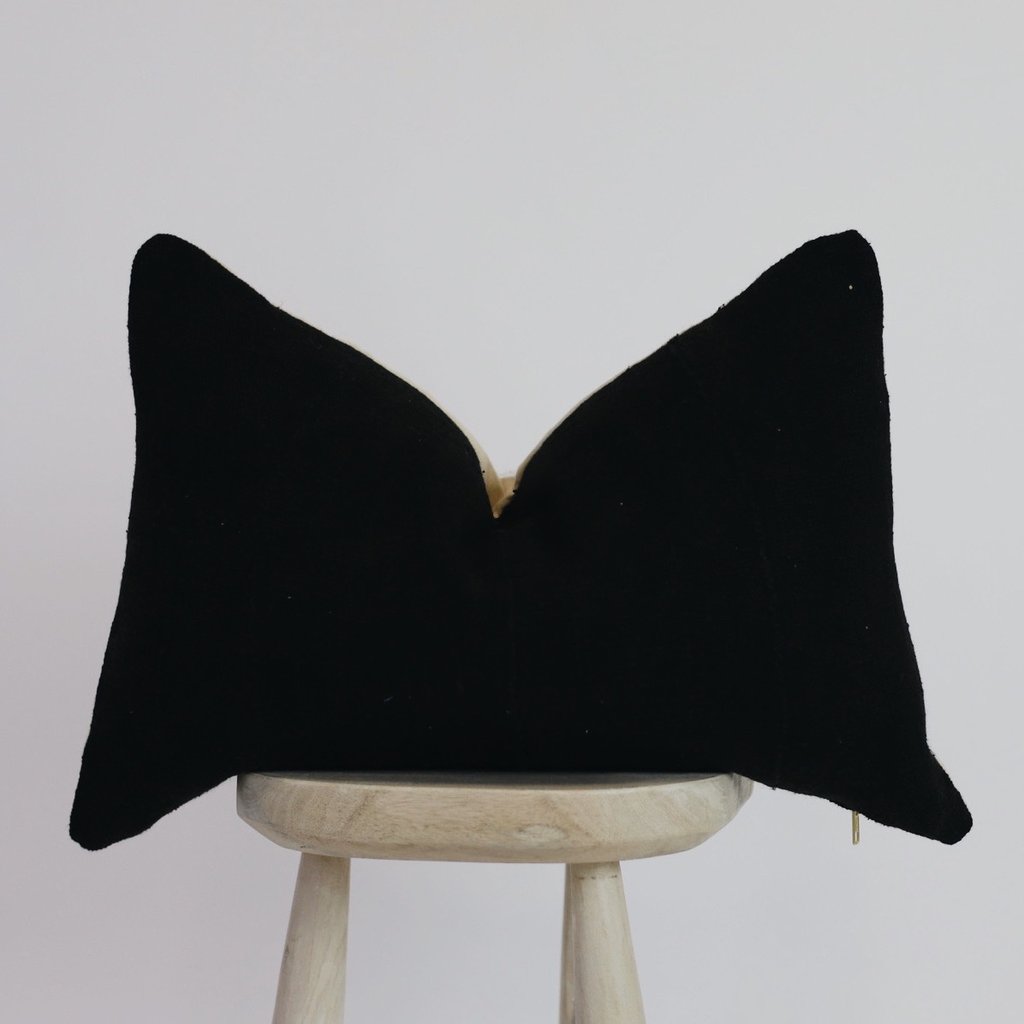 Nfaly In Black Pillow