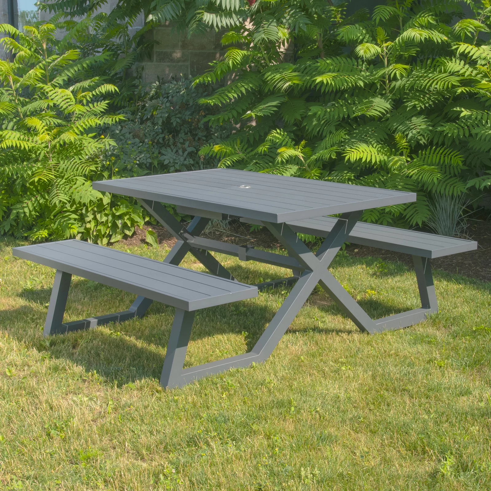 Vivere Ammiras Aluminum Banquet Deluxe Picnic Table with Umbrella Hole